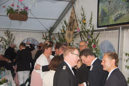 Gratulanten am Thron Gratulanten am Thron